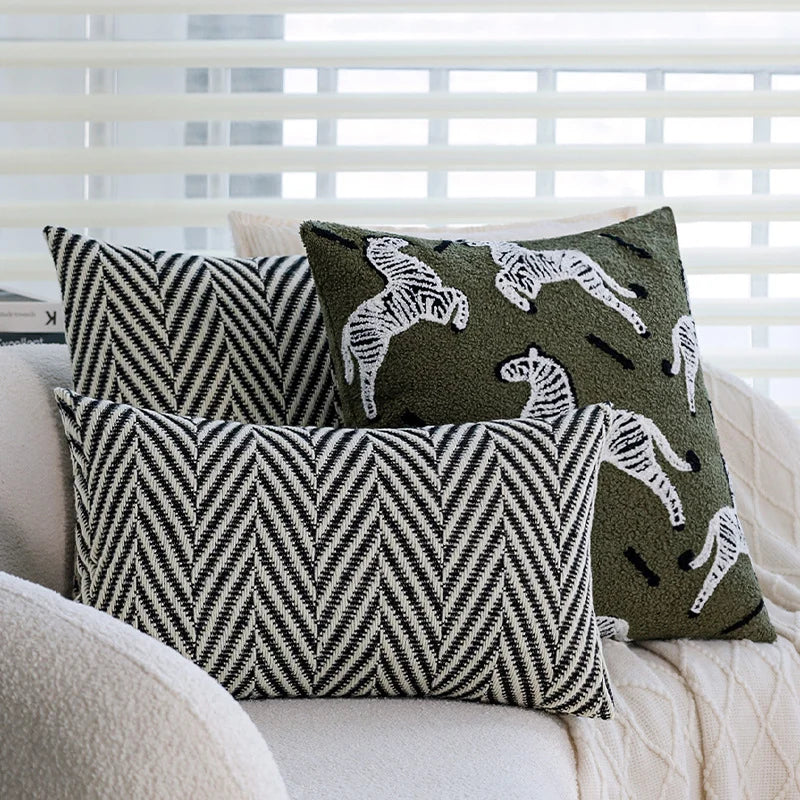 Cushion Cover 3D Hand-Tufted Animal Applique Boucle 18x18in