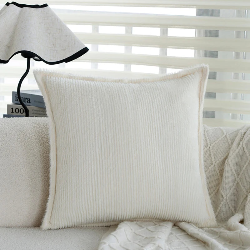 Cushion Cover 3D Hand-Tufted Animal Applique Boucle 18x18in