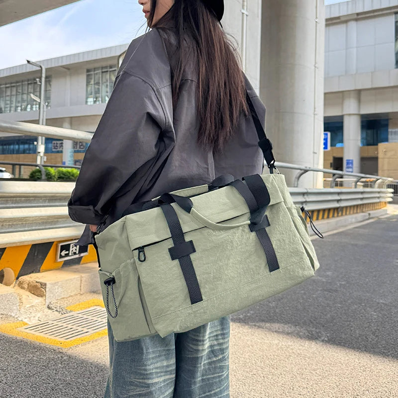 Duffel Bag Large Capacity Wear-Resistant Fabric & Multiple Pockets