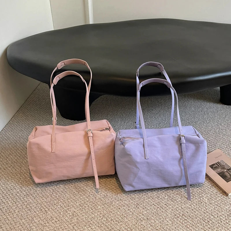 Duffel Bag Spacious Multi-Compartment Water-Resistant
