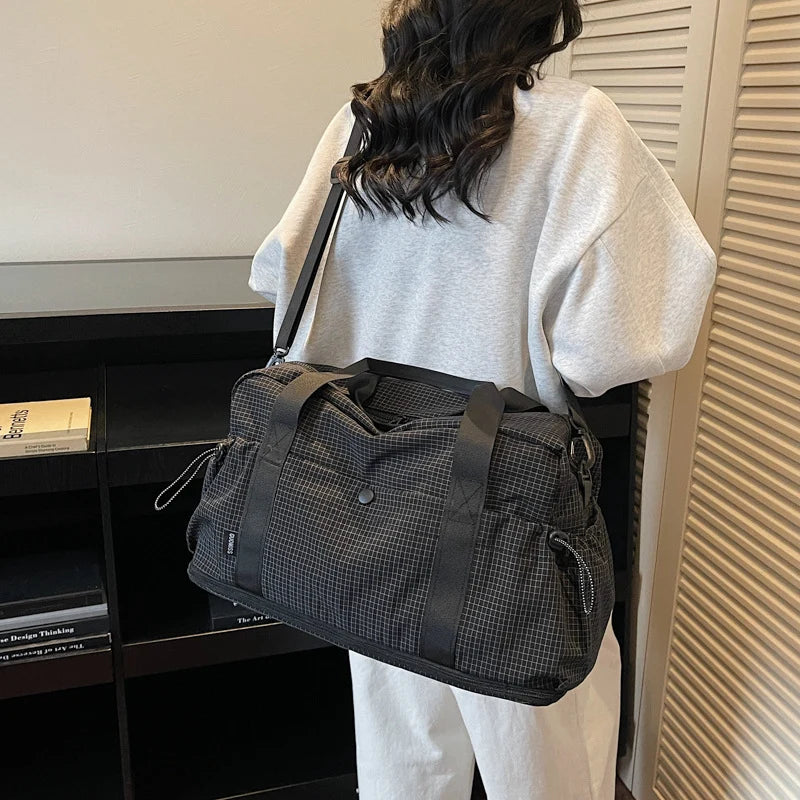 Duffle Bag Durable Fabric Multiple Pockets & Adjustable Straps