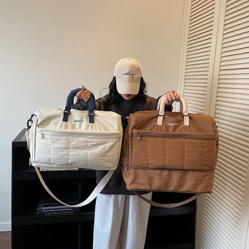 Duffle Bag Durable Fabric Spacious Interior Multiple Pockets