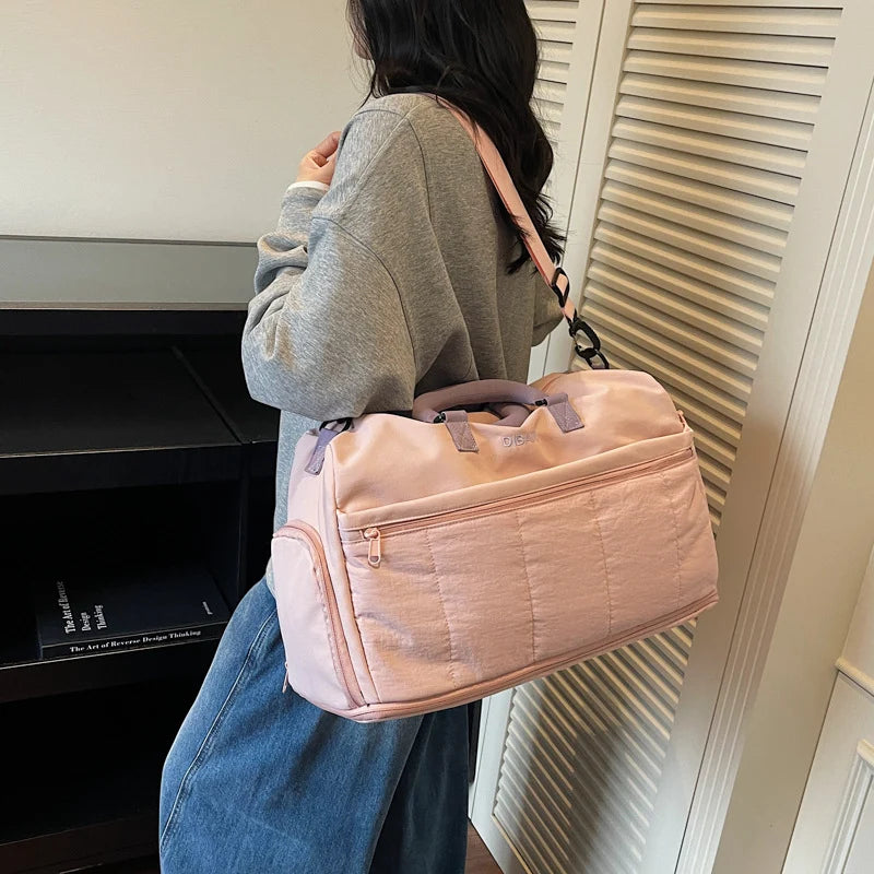 Duffle Bag Durable Fabric Spacious Interior Multiple Pockets