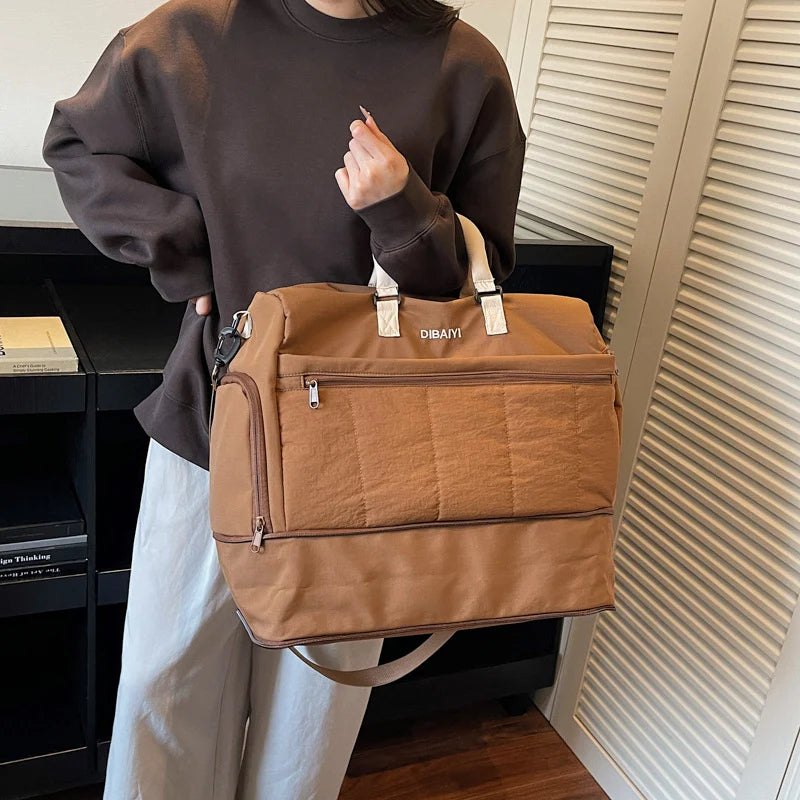 Duffle Bag Durable Fabric Spacious Interior Multiple Pockets