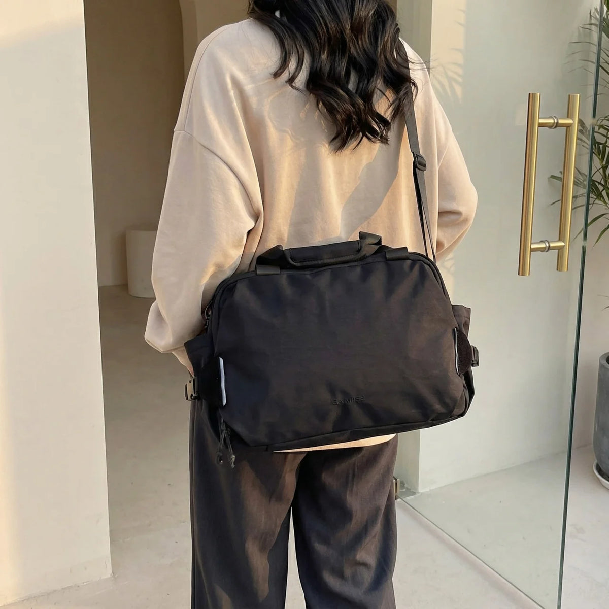 Duffle Bag Large Capacity Multiple Zippered Pockets