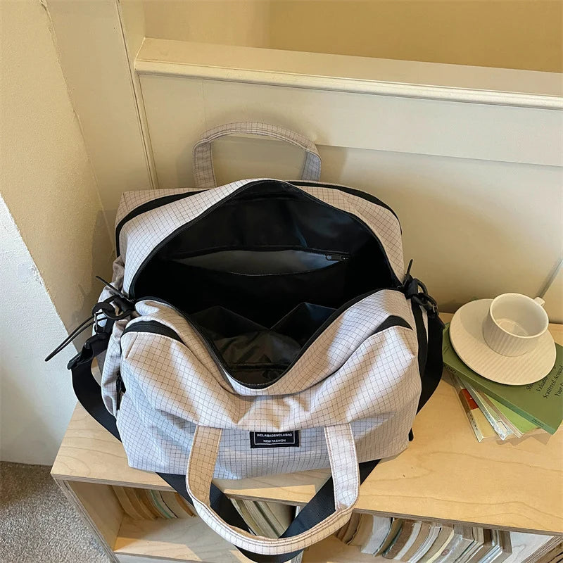 Duffle Bag Lightweight Stain-Resistant Adjustable Strap & Dual Handles