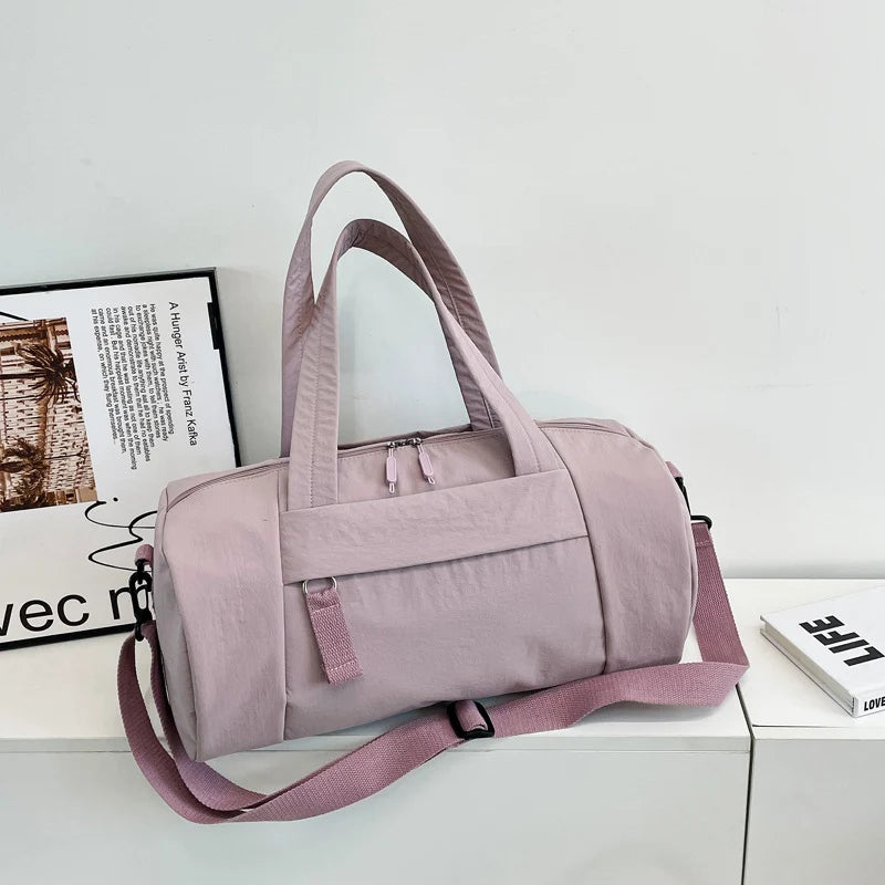 Duffle Bag Tear-Resistant Fabric Spacious Interior & Multiple Pockets
