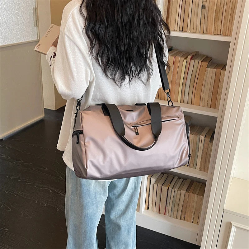 Duffle Bag Waterproof Fabric Multiple Compartments & Padded Straps