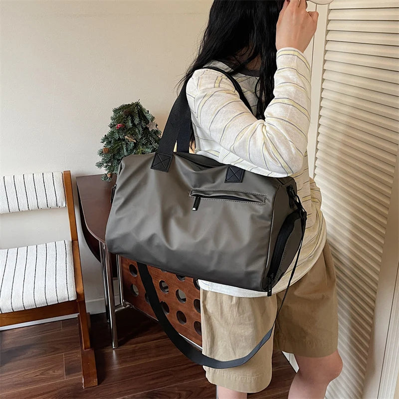 Duffle Bag Waterproof Fabric Multiple Compartments & Padded Straps