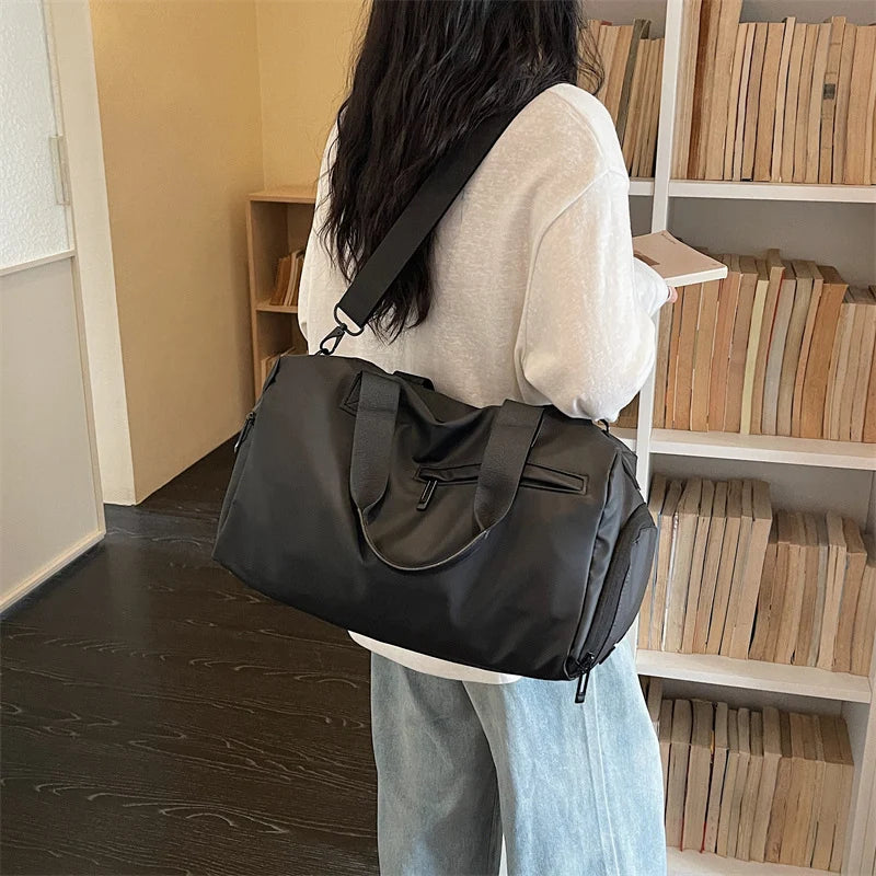 Duffle Bag Waterproof Fabric Multiple Compartments & Padded Straps