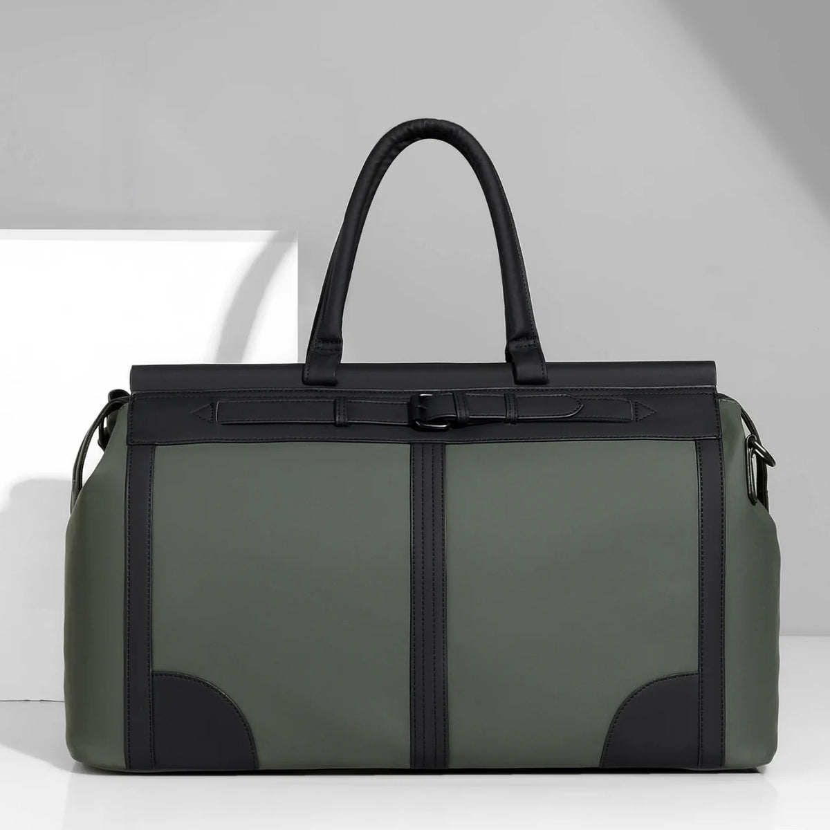 Duffle Bag Waterproof Multiple Compartments Padded Handles