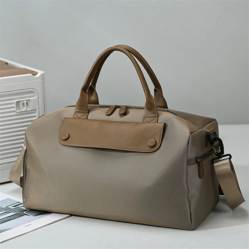 Duffle Bag Waterproof Multiple Pockets Detachable Shoulder Strap