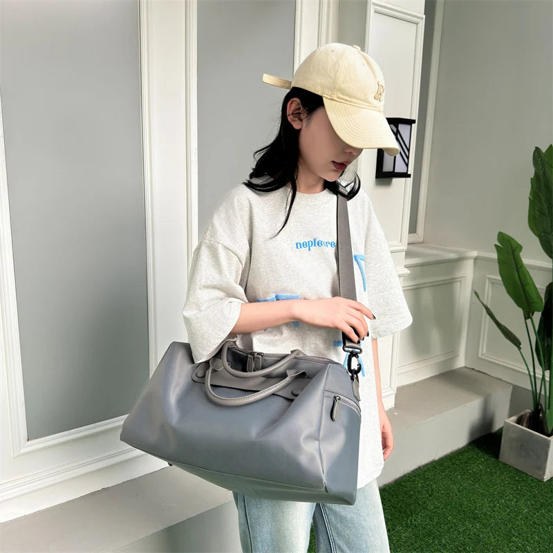 Duffle Bag Waterproof Multiple Pockets Detachable Shoulder Strap