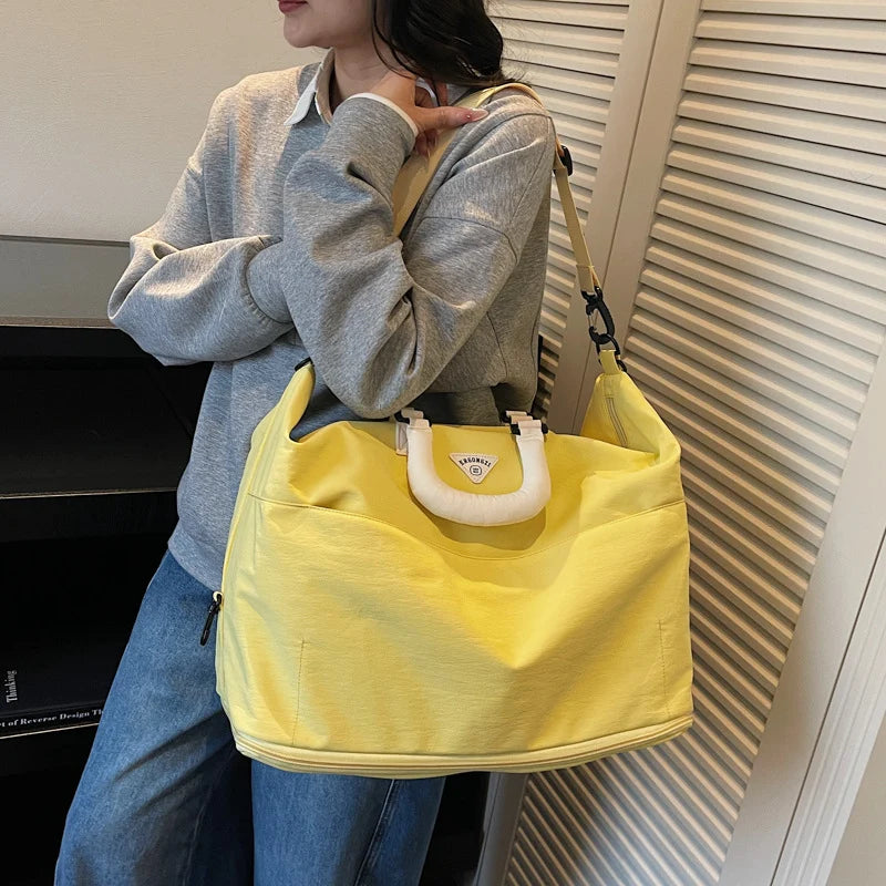 Duffle Bag Weather Resistant Multiple Pockets