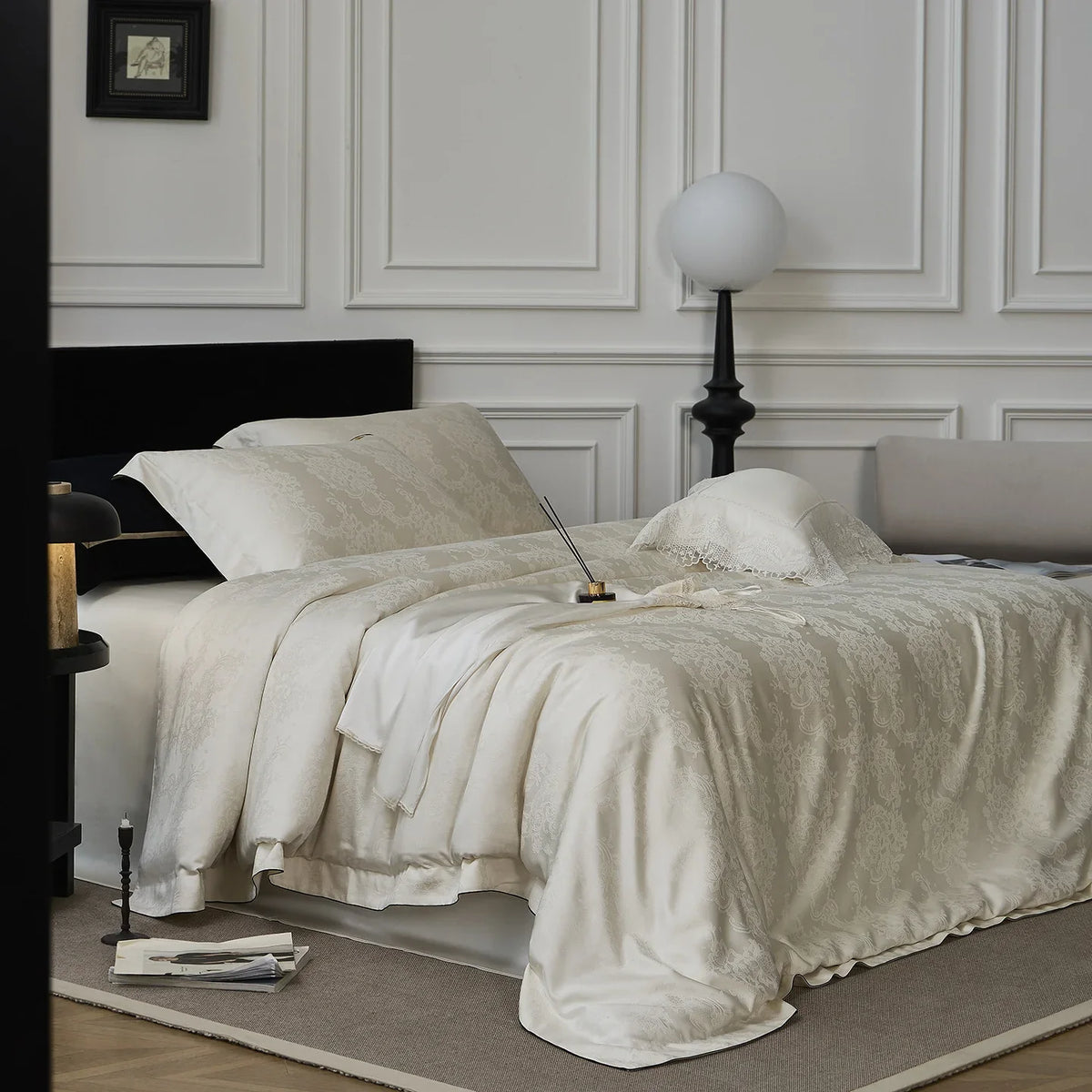 Duvet Cover 4-Piece Satin Jacquard Fine Piping