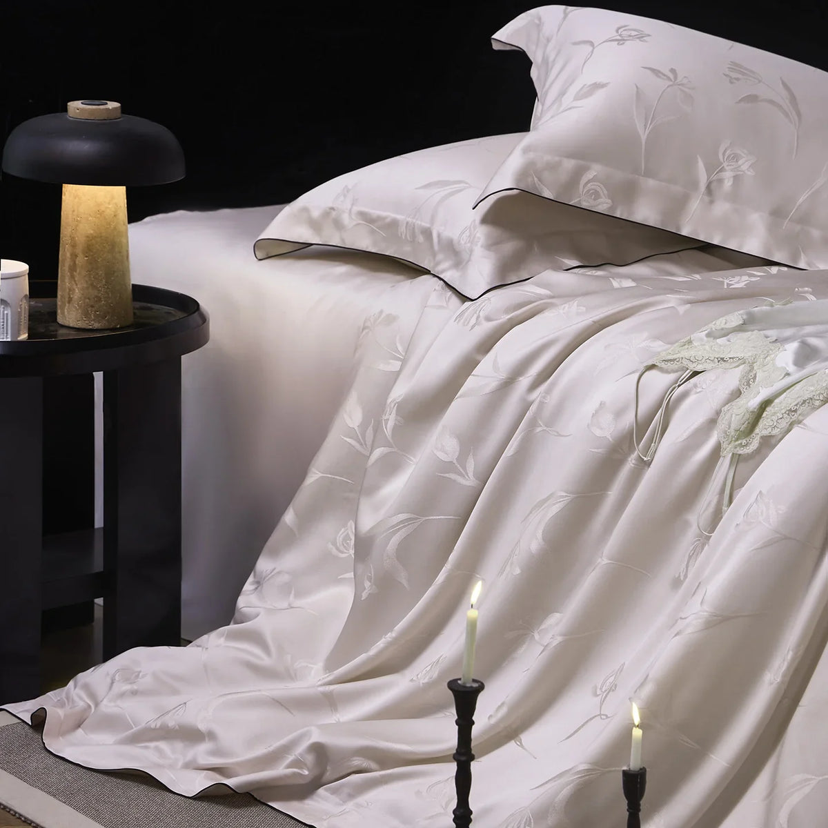 Duvet Cover 4-Piece Satin Jacquard Fine Piping