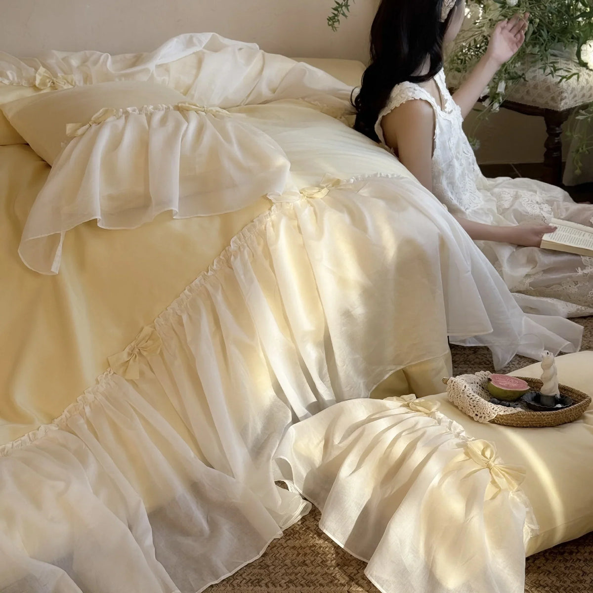Duvet Cover Set 4-Piece Cotton-Blend Integrated Ruffled Bed Skirt