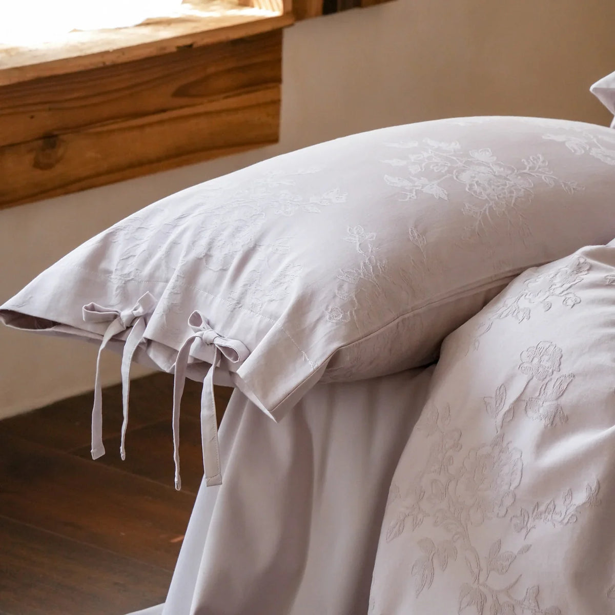 Duvet Cover Set Breathable Cotton Jacquard Temperature-Regulating 4-Piece