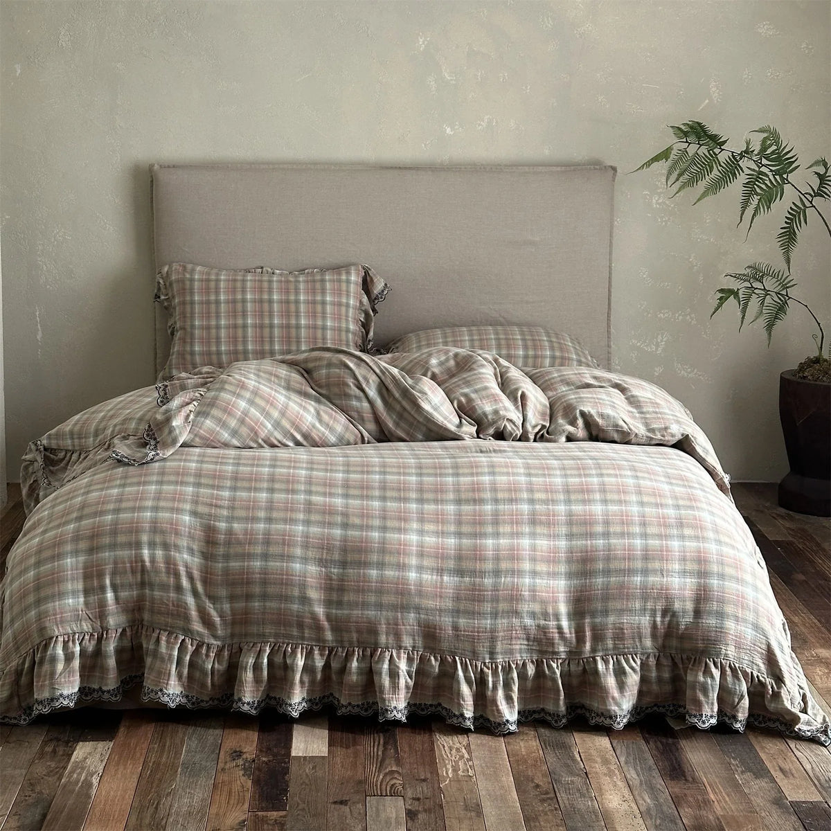 Duvet Cover Set Classic Check Ruffle & Lace Trim 4-Piece