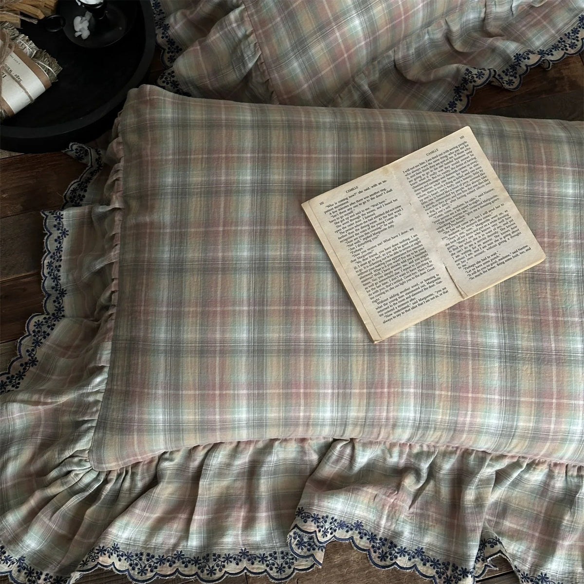 Duvet Cover Set Classic Check Ruffle & Lace Trim 4-Piece