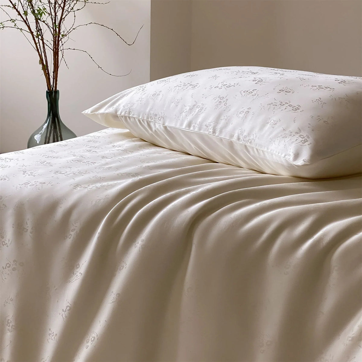 Duvet Cover Set Satin Jacquard Hidden Zipper & Machine Washable