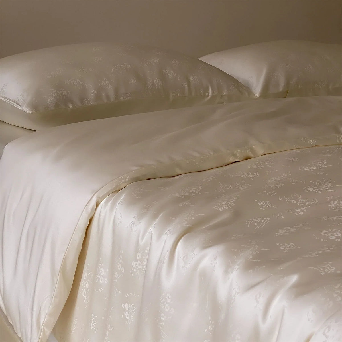 Duvet Cover Set Satin Jacquard Hidden Zipper & Machine Washable