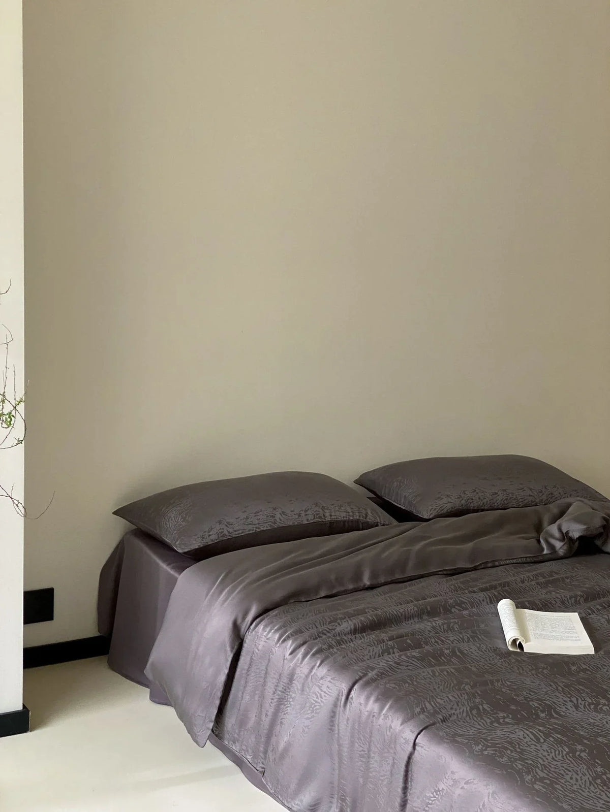 Duvet Cover Set Satin Jacquard Hidden Zipper & Machine Washable