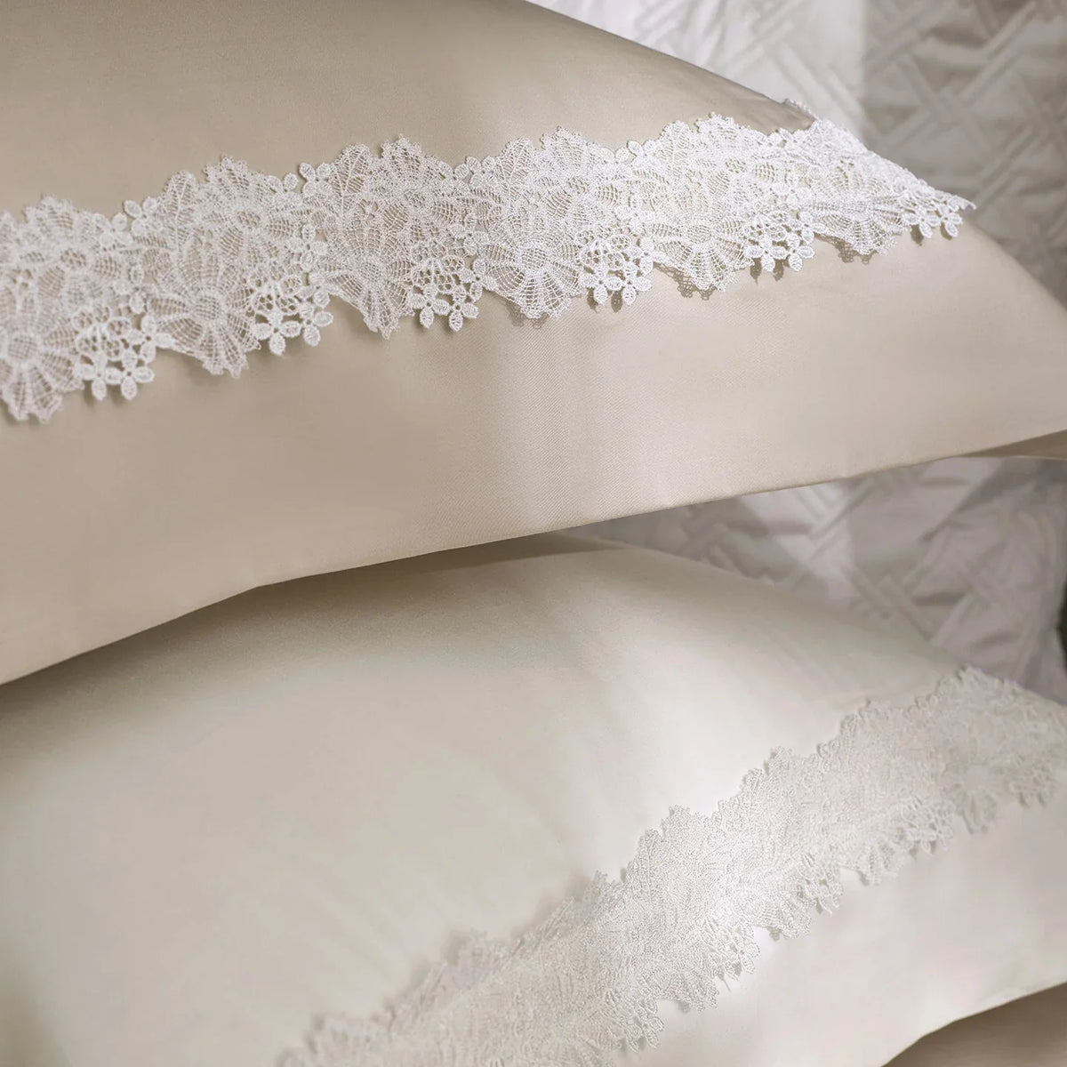 Duvet Cover Set Temperature-Regulating Cotton Satin Lace Trim