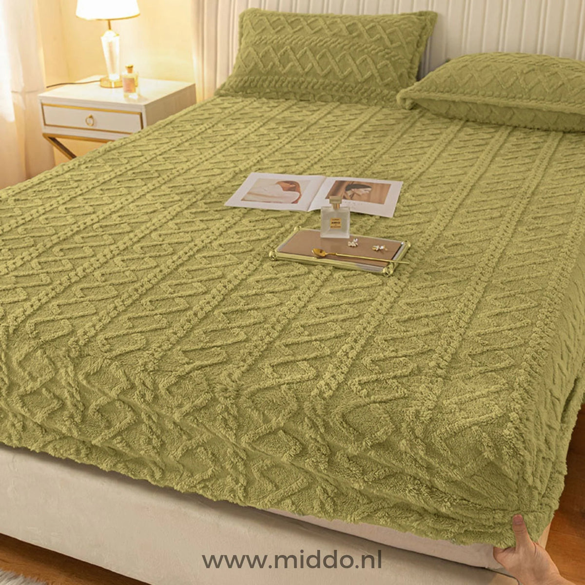Fitted Sheet Set Velour Fleece Warmth All-Around Elastic Includes Pillowcases