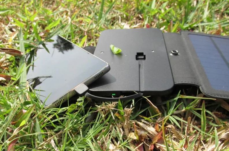 Foldable Solar Charger Monocrystalline High Efficiency USB IPX4