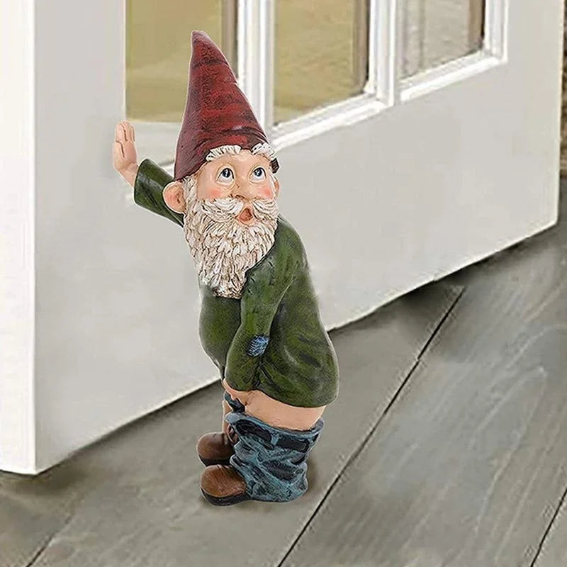 Garden Gnome Statue Resin Urinating Design for Outdoor Decor
