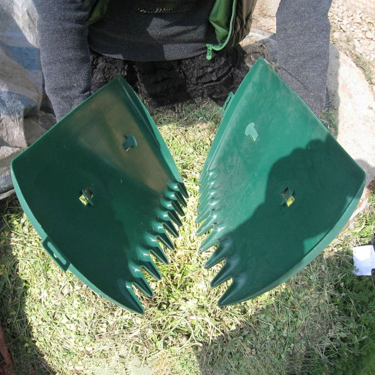 Garden Waste Grabber Ergonomic Handle Leaf & Grass Collector