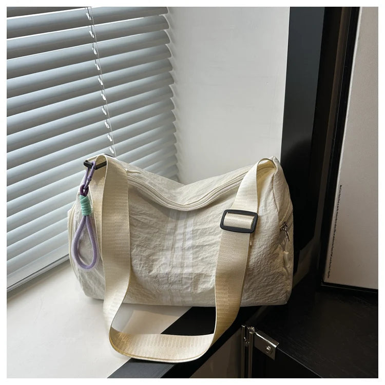 Gym Duffel Bag Large Capacity Water-Resistant Padded Shoulder Straps