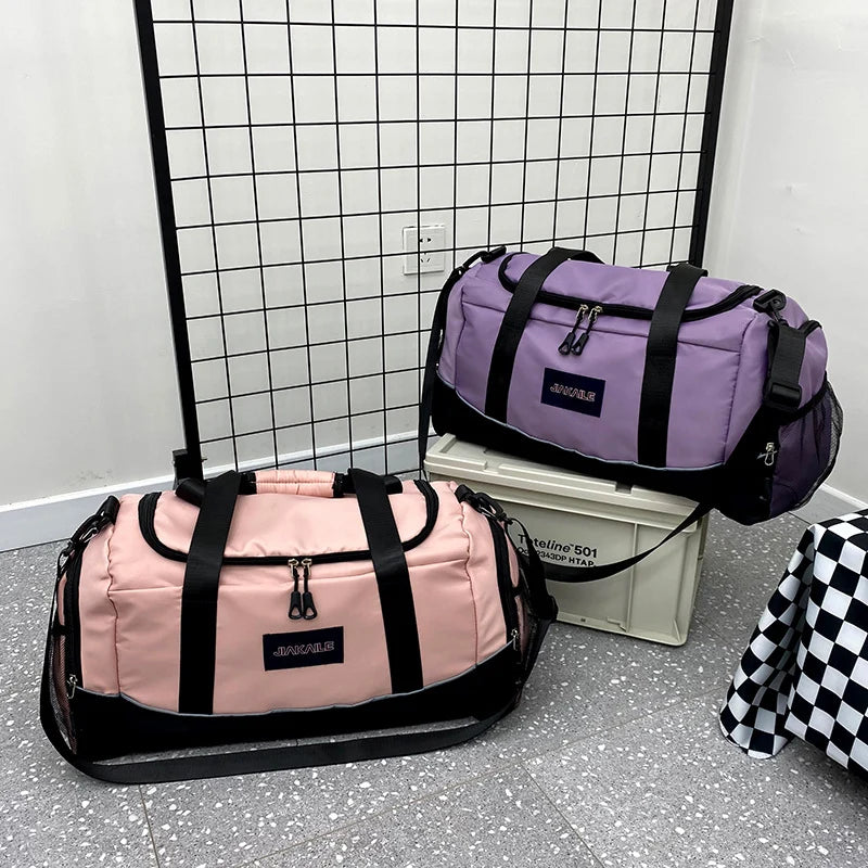 Gym Duffle Bag Tear-Resistant Fabric Multiple Zipped Pockets