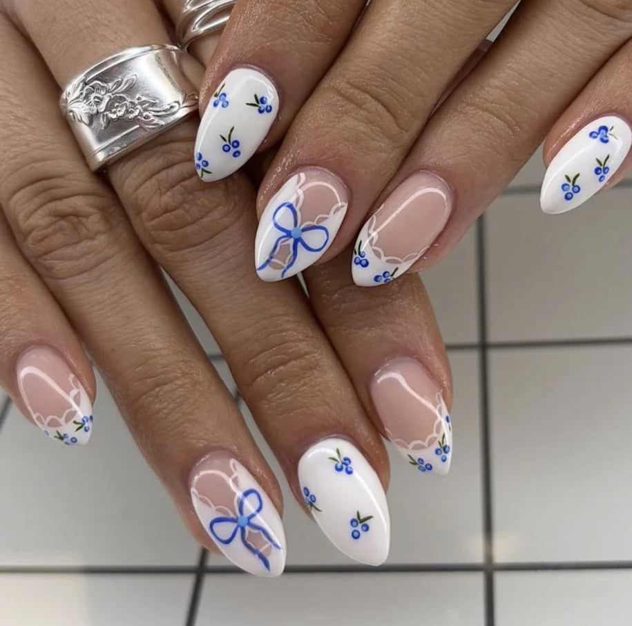 Nail Art Set Self-Adhesive Holiday Designs Long-Lasting Wear