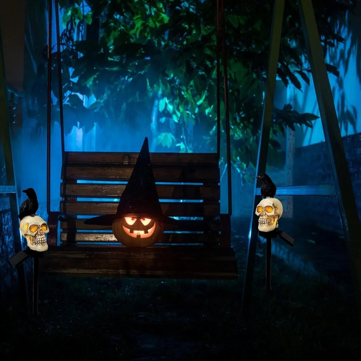 Outdoor Pathway Light Raven Skull Solar-Powered Auto On/Off