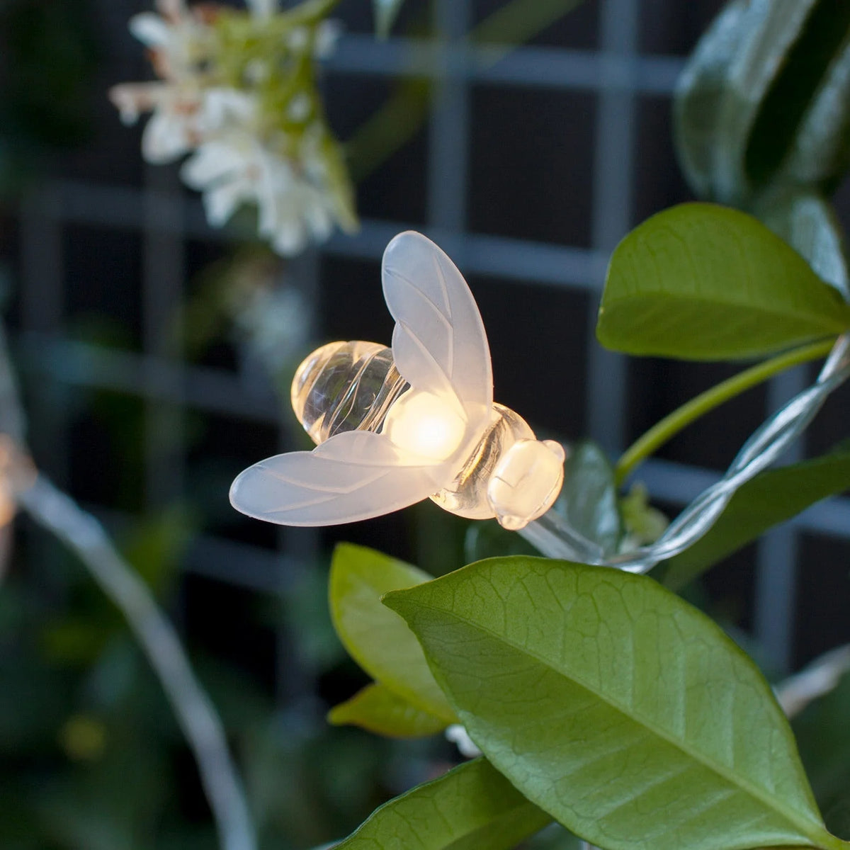Outdoor String Lights Solar-Powered Bee-Shaped Set of 20