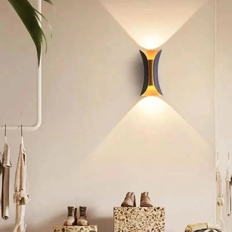 Outdoor Wall Light Curved LED IP65 Weather-Resistant