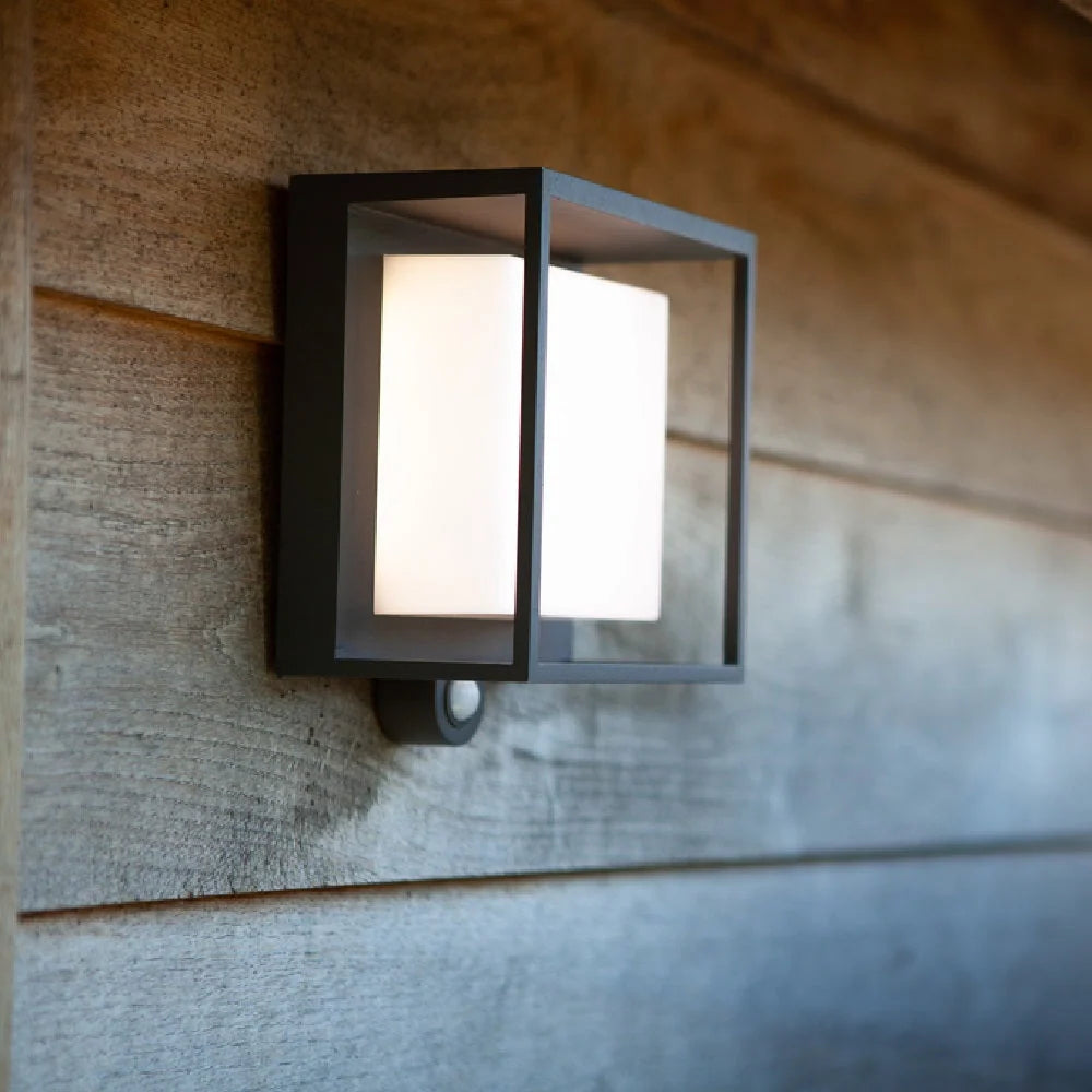 Outdoor Wall Light Solar-Powered Motion Sensor 300 Lumens