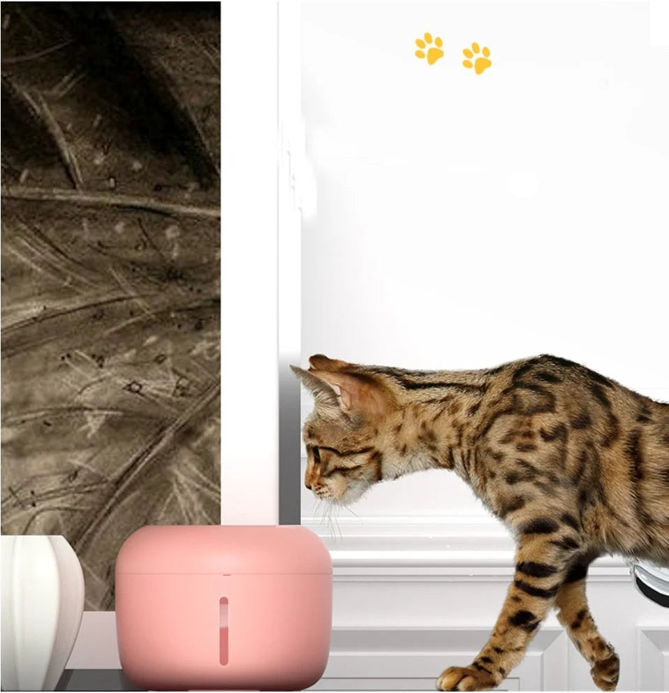 Pet Water Fountain Rechargeable 2.5L Compact Design