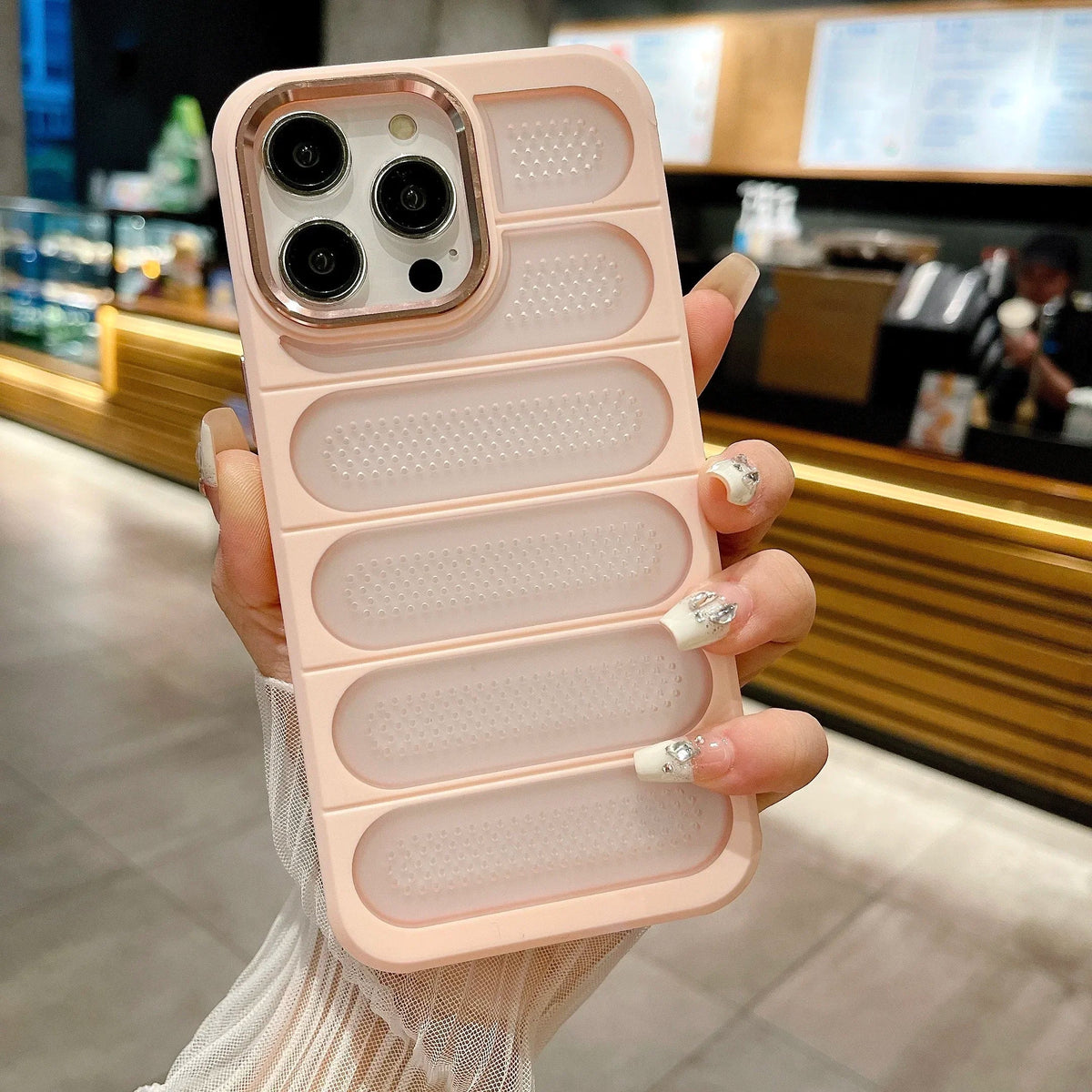 Phone Case Breathable Mesh Cooling Shock-Absorbing Protection
