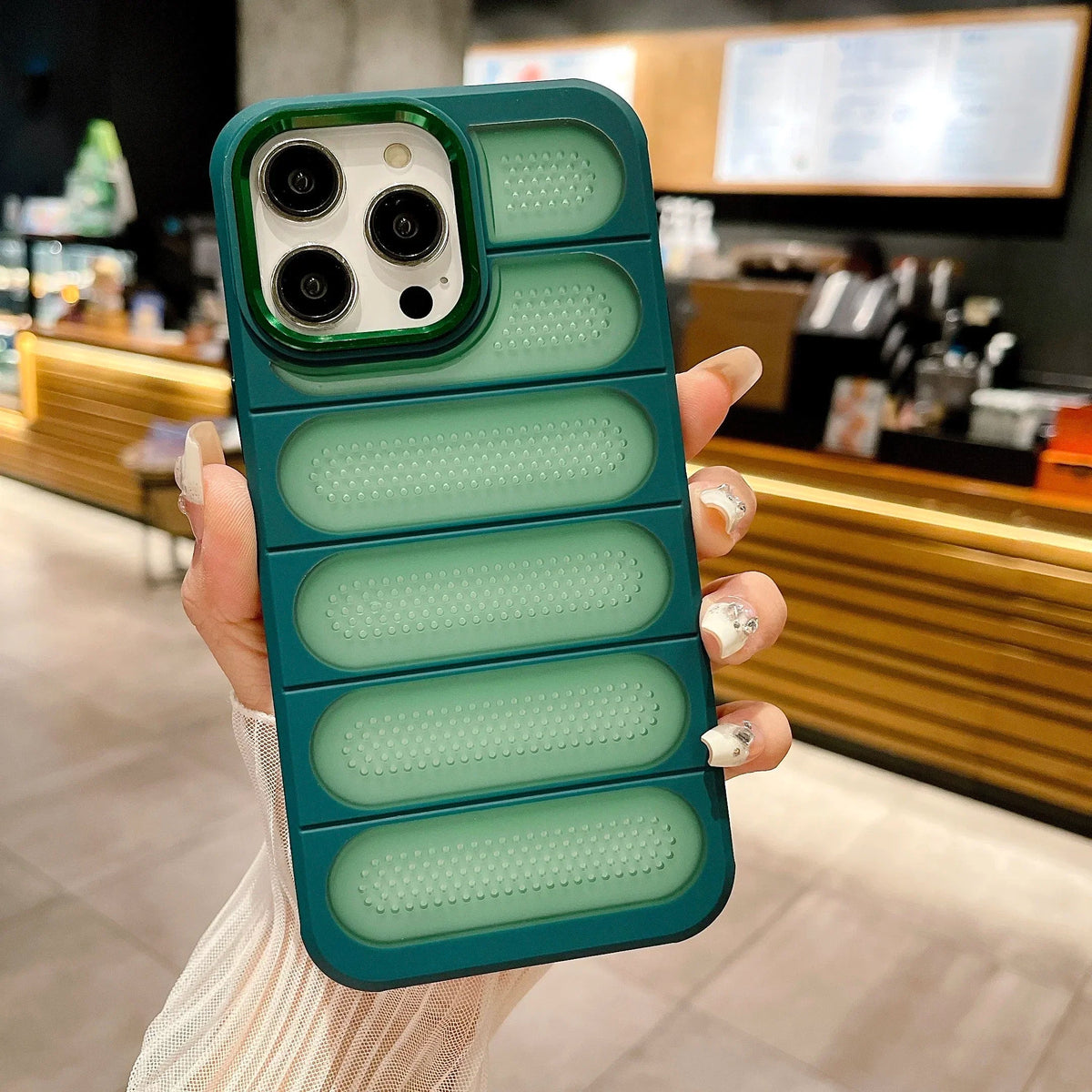 Phone Case Breathable Mesh Cooling Shock-Absorbing Protection