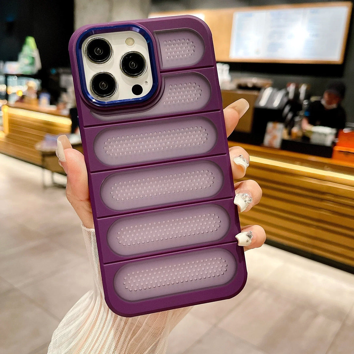 Phone Case Breathable Mesh Cooling Shock-Absorbing Protection