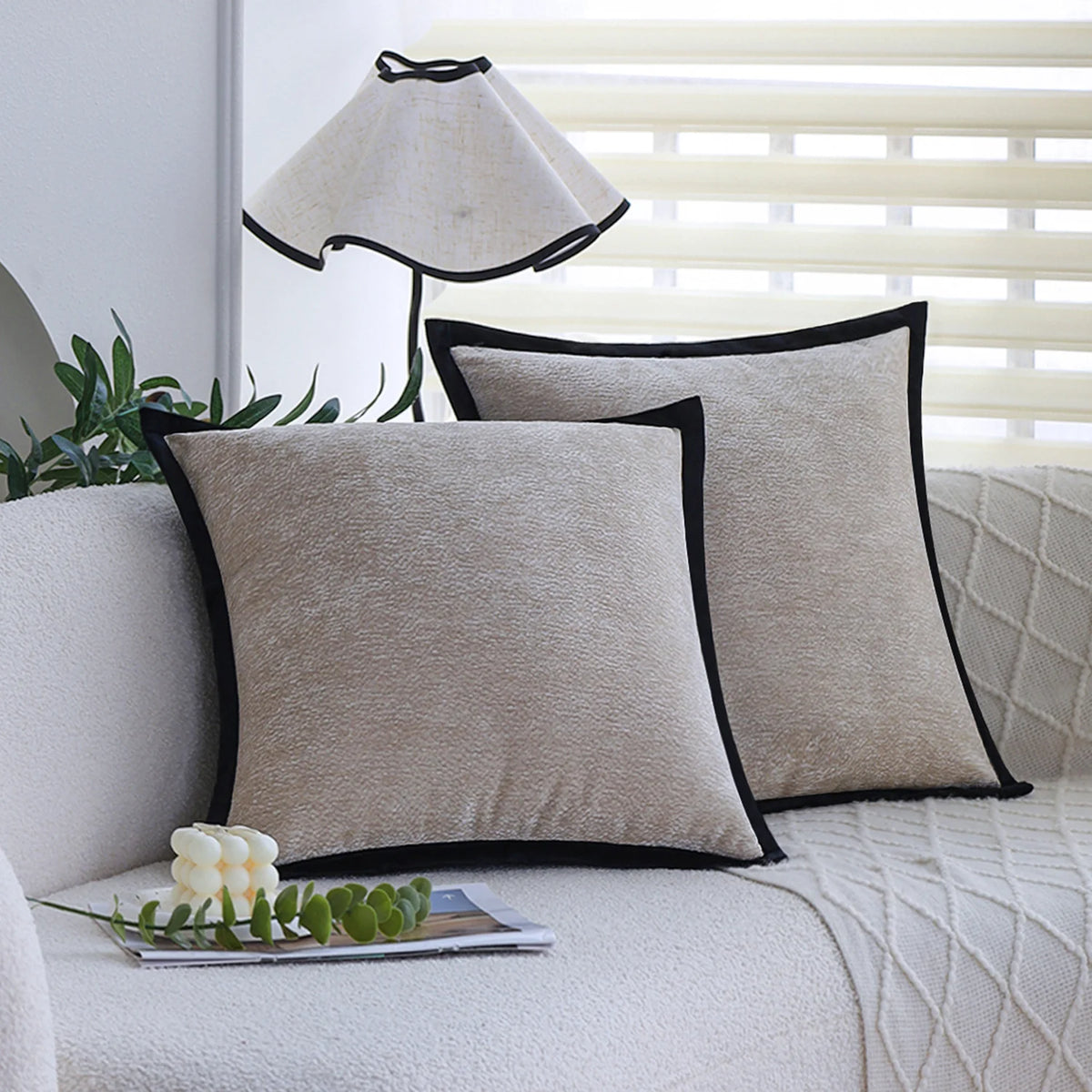 Pillow Cover 18x18 Microvelour Contrast Piping Concealed Zipper