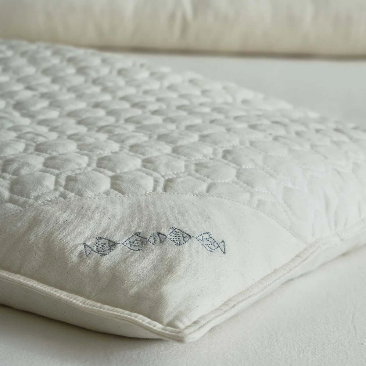 Pillow Ergonomic Buckwheat & Polyester Filling Removable Cover