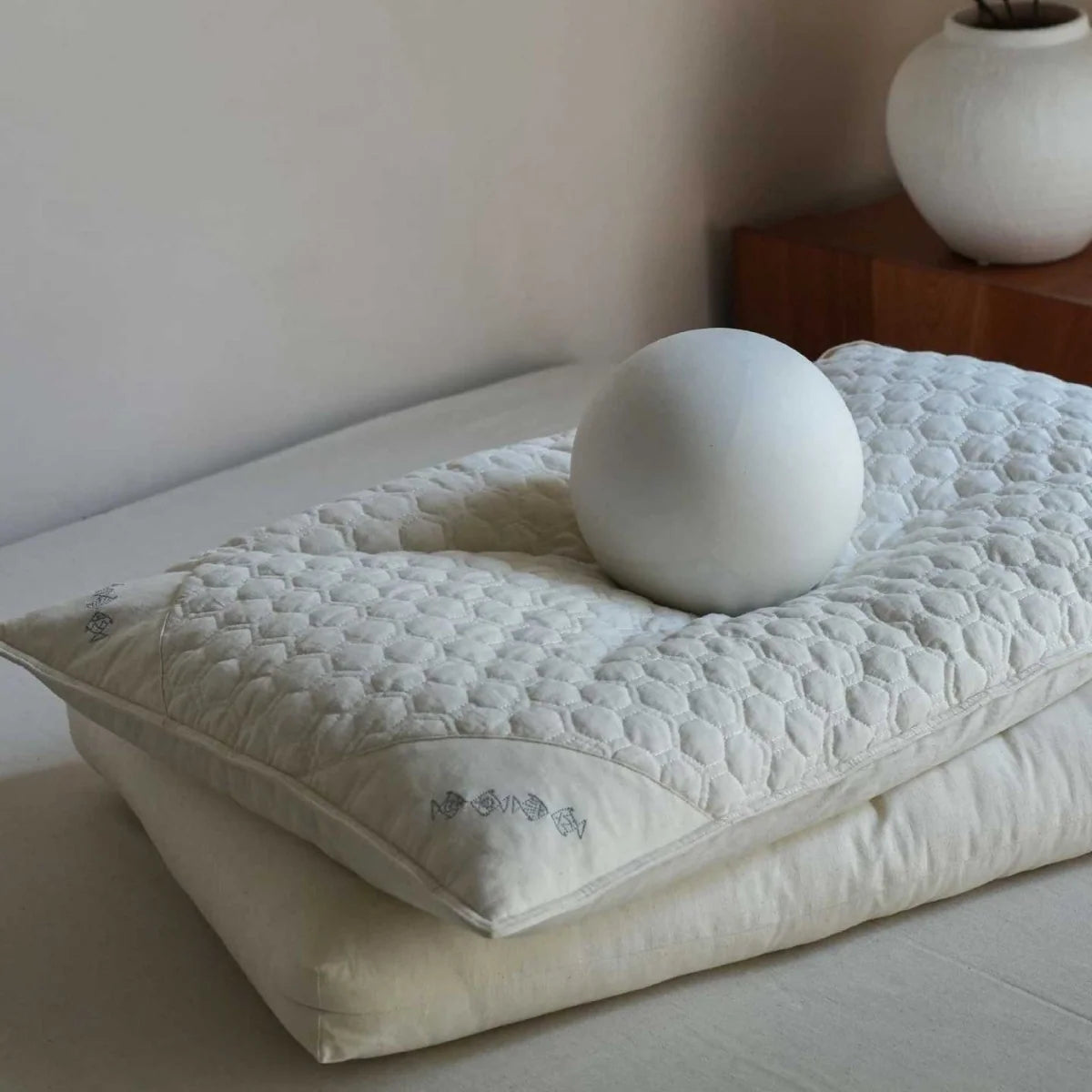 Pillow Ergonomic Buckwheat & Polyester Filling Removable Cover
