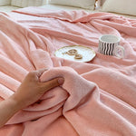 Plush Fleece Blanket Ultra-Soft & Warm Machine Washable