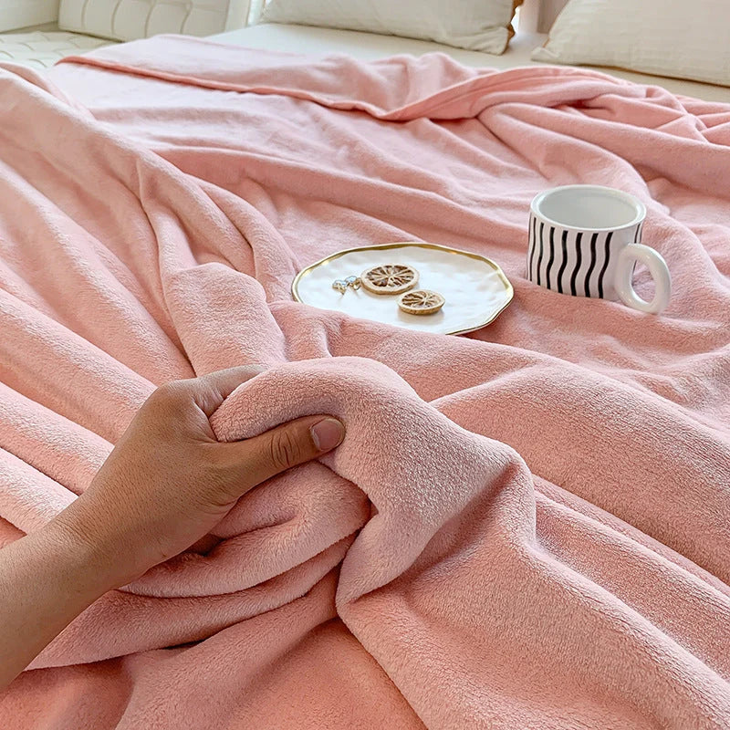 Plush Fleece Blanket Ultra-Soft & Warm Machine Washable