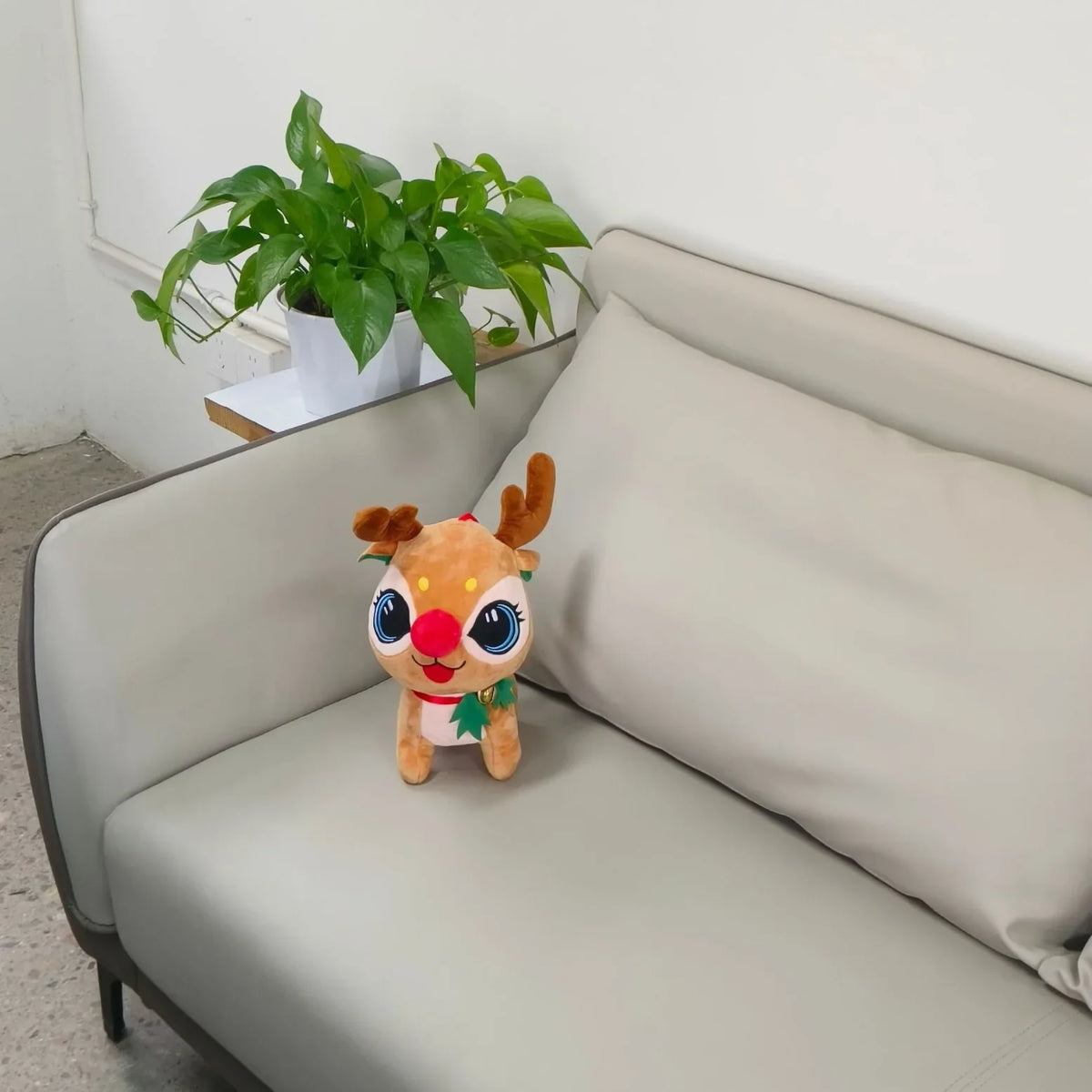 Plush Reindeer Soft Child-Safe Wreath & Hat
