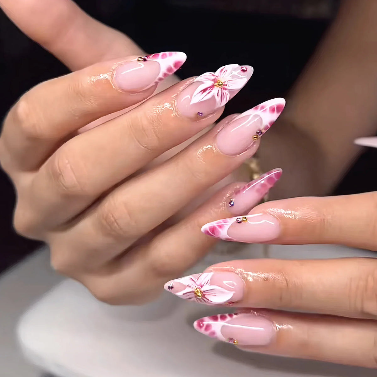 Press-On Nail Set Floral Rhinestone Design Chip-Resistant